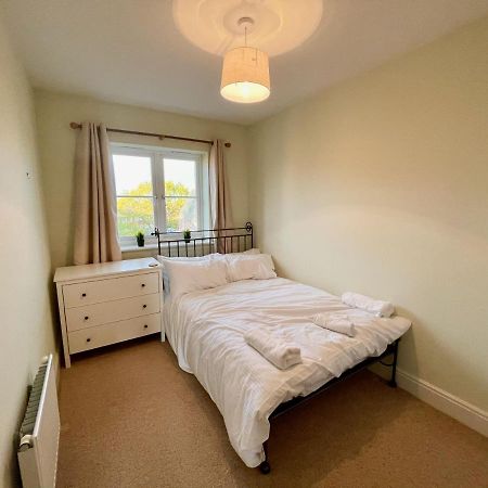 Manor House - Cosy Guesthouse Beside Farnham Hospital Esterno foto