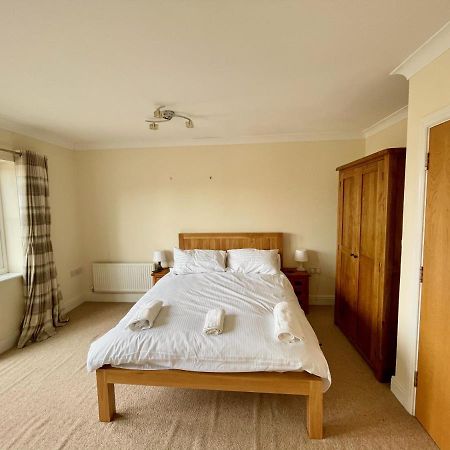 Manor House - Cosy Guesthouse Beside Farnham Hospital Esterno foto